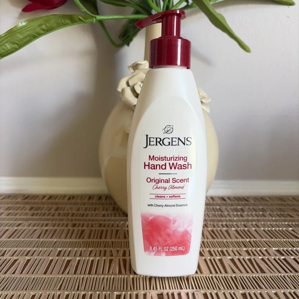 Jergens Hand Wash Original Scent Cherry Almond Liquid Soap 8.45 Oz Lot Of 6